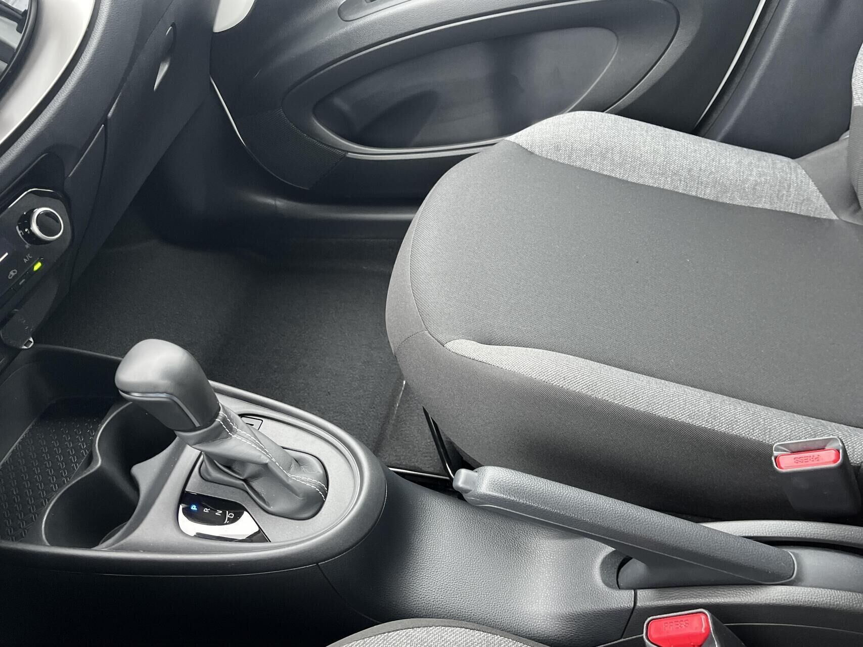 Hvid Toyota Aygo X fra 2023