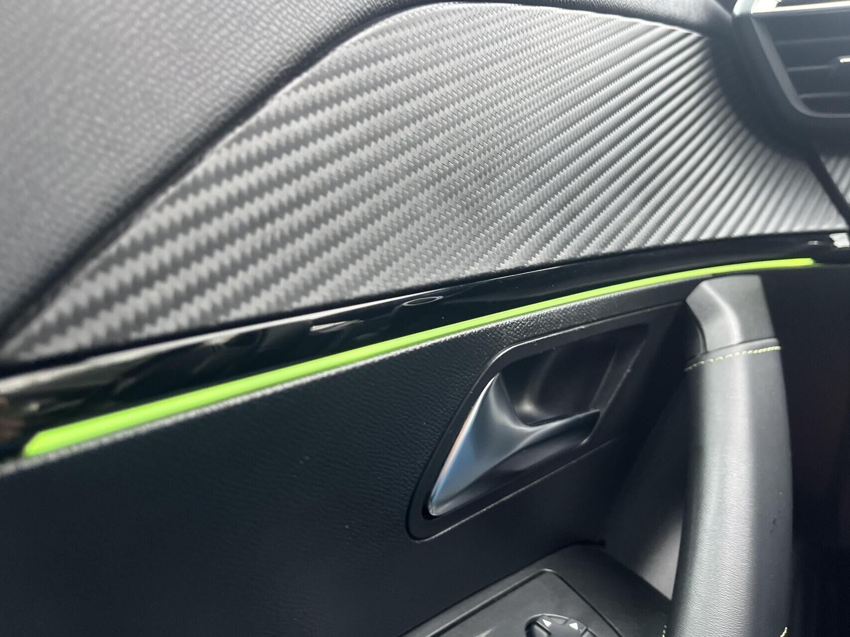 Orange Peugeot e-2008 fra 2021