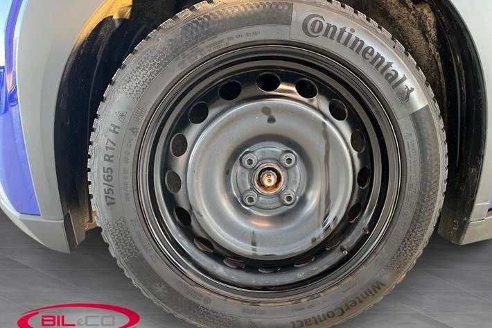 Blå Toyota Aygo X fra 2024