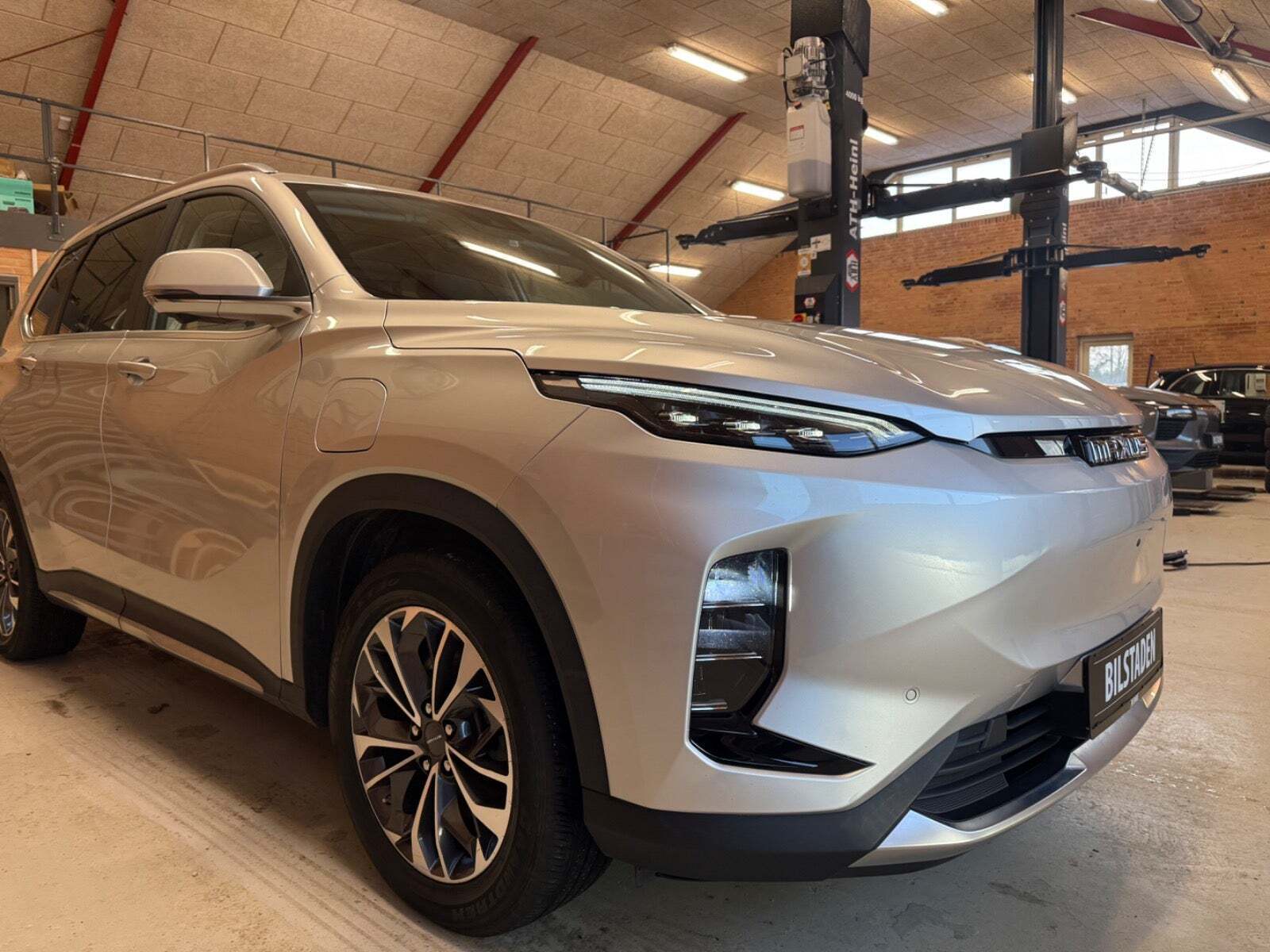 Sølv Maxus Euniq6 fra 2022