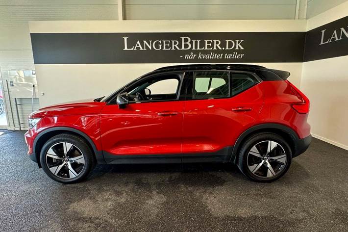 Rød Volvo XC40 fra 2022