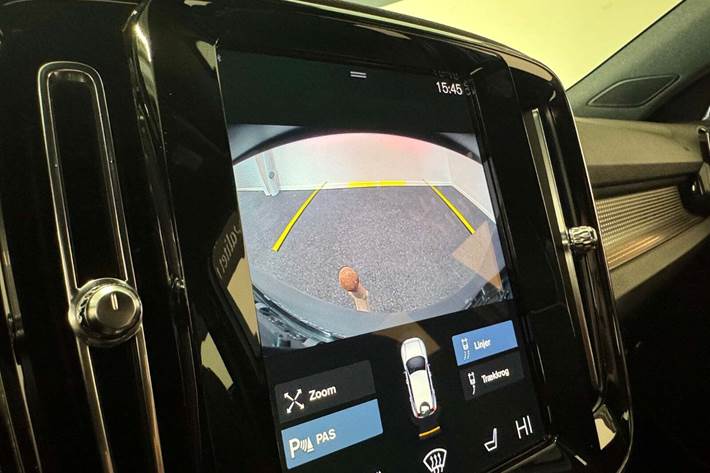 Rød Volvo XC40 fra 2022