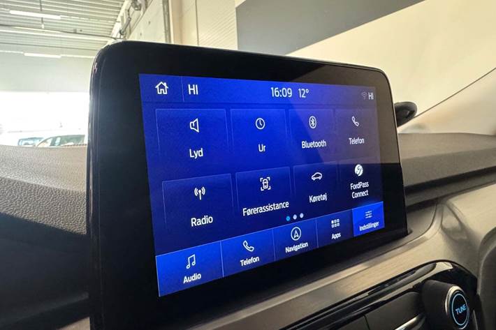 Blå Ford Kuga fra 2020