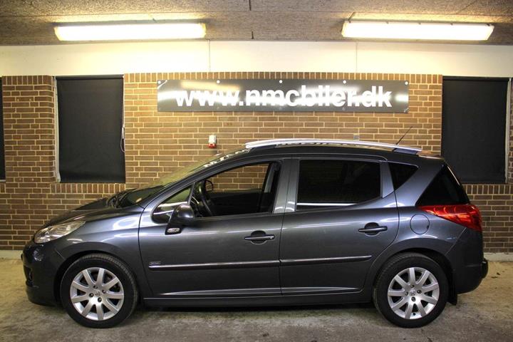 Grå Peugeot 207 fra 2012