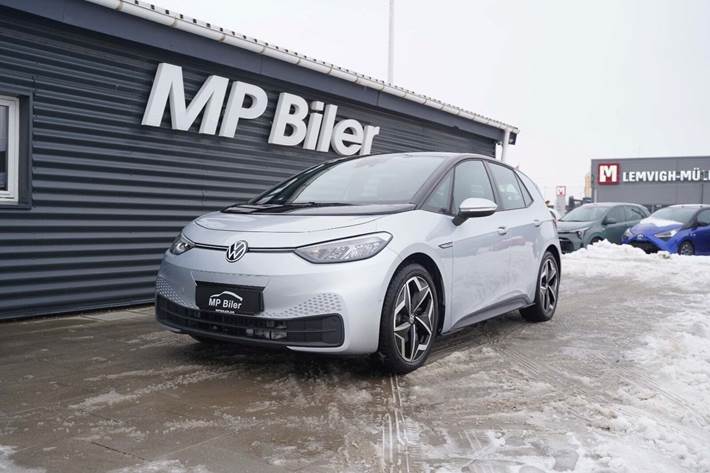 Sølv VW ID.3 fra 2023 set udefra