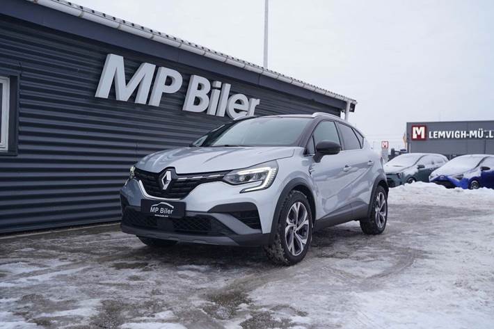 Hvid Renault Captur fra 2021 set udefra