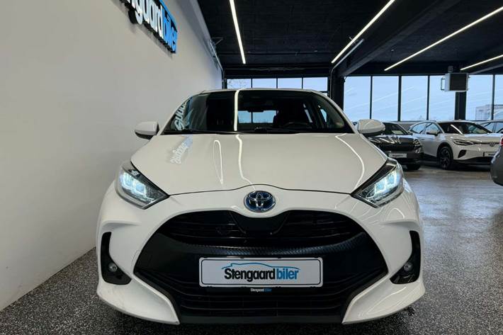Hvid Toyota Yaris fra 2020
