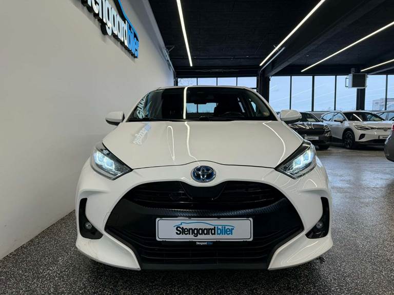 Toyota Yaris 1,5 Hybrid H3 e-CVT