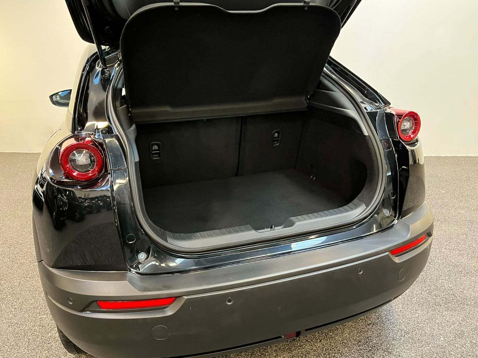 Sort Mazda MX-30 fra 2025