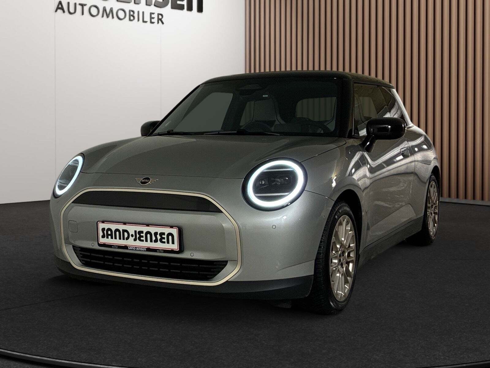 Mini Cooper E Favoured Trim M