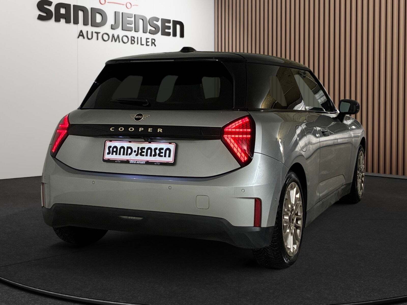 Mini Cooper E Favoured Trim M