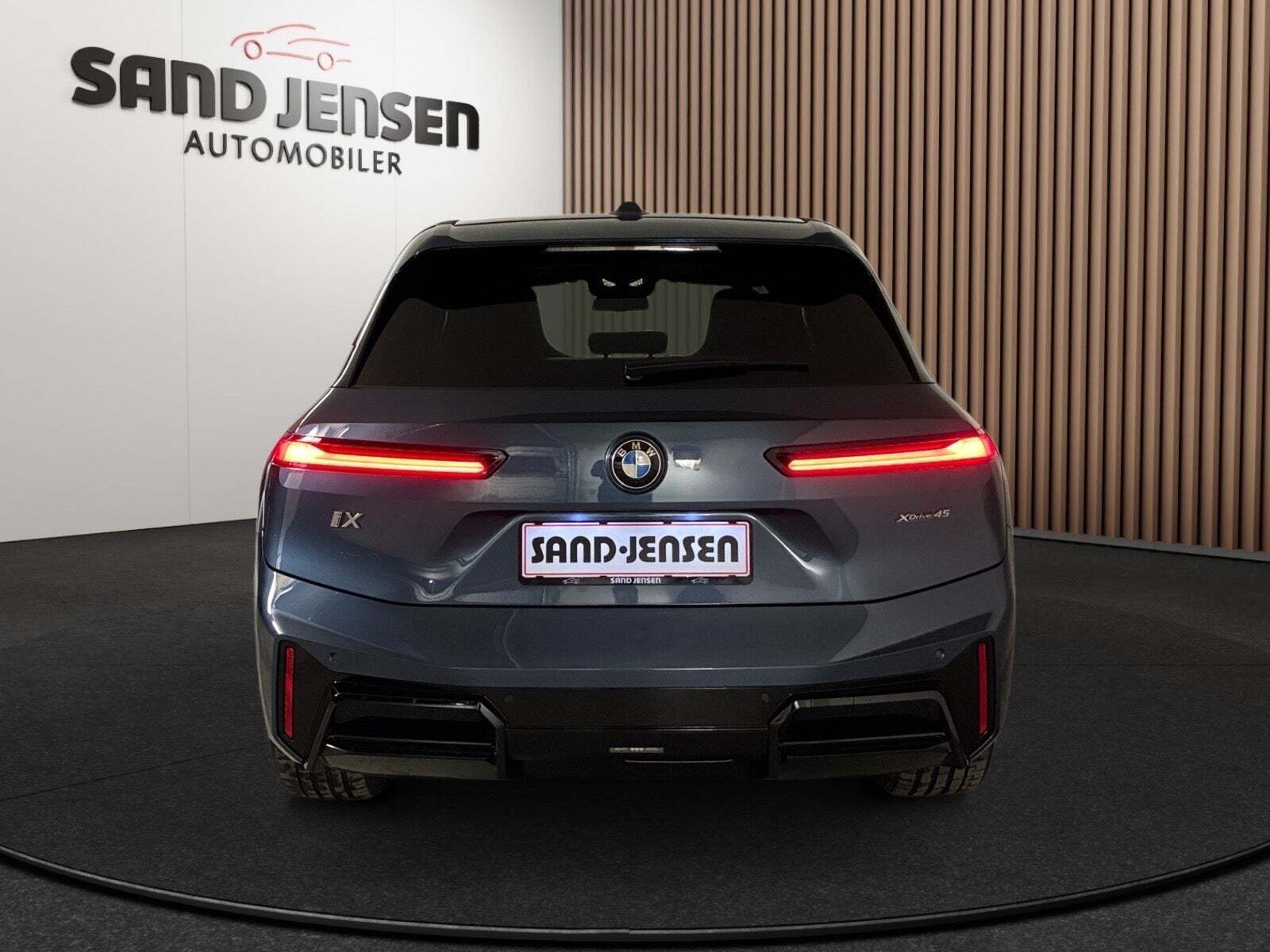 BMW iX xDrive45 M-Sport