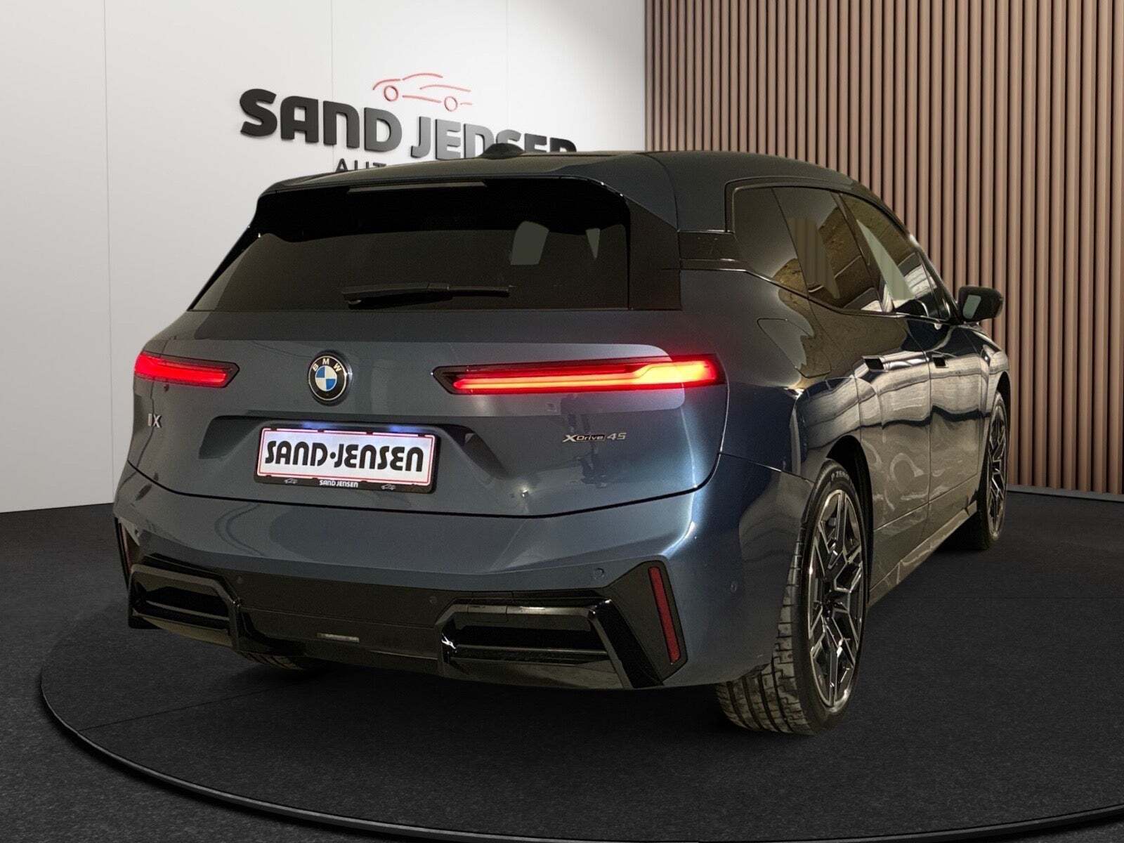 BMW iX xDrive45 M-Sport