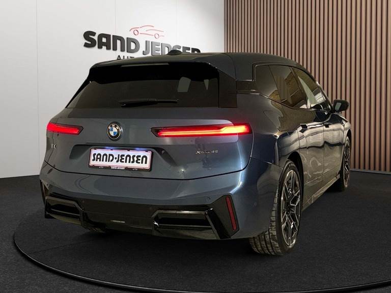 BMW iX xDrive45 M-Sport