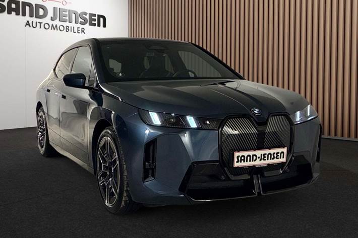 Blå BMW iX fra 2026
