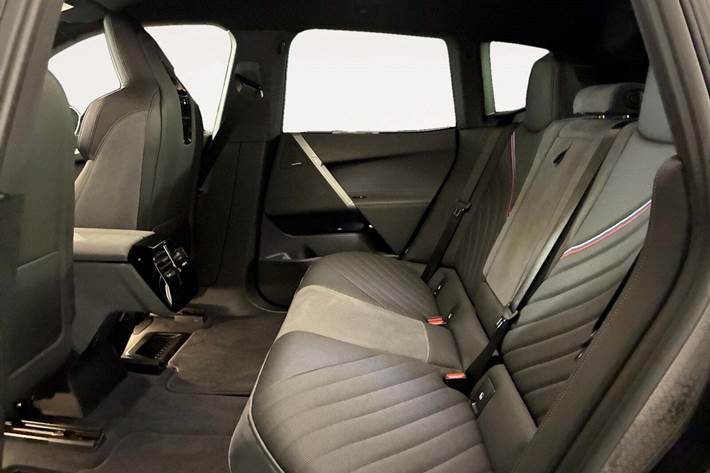 Blå BMW iX fra 2026