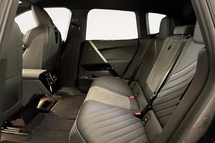 Blå BMW iX fra 2026