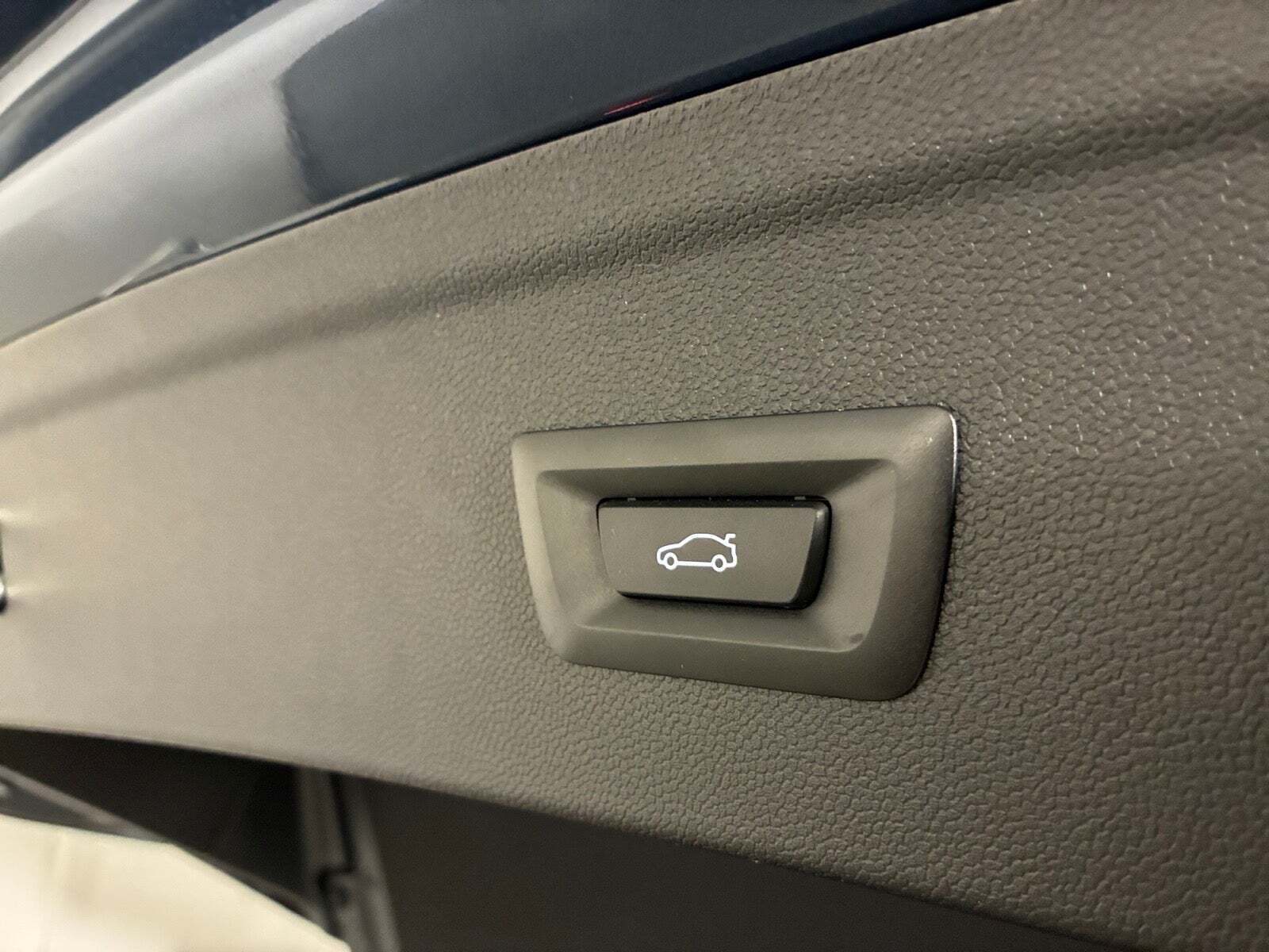 Blå BMW iX fra 2026