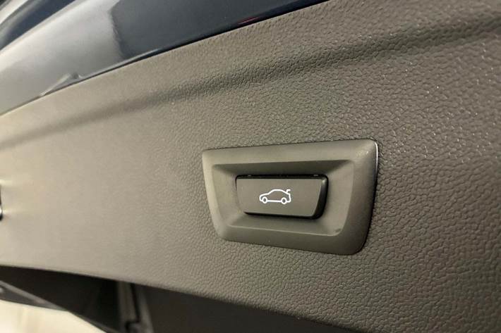 Blå BMW iX fra 2026