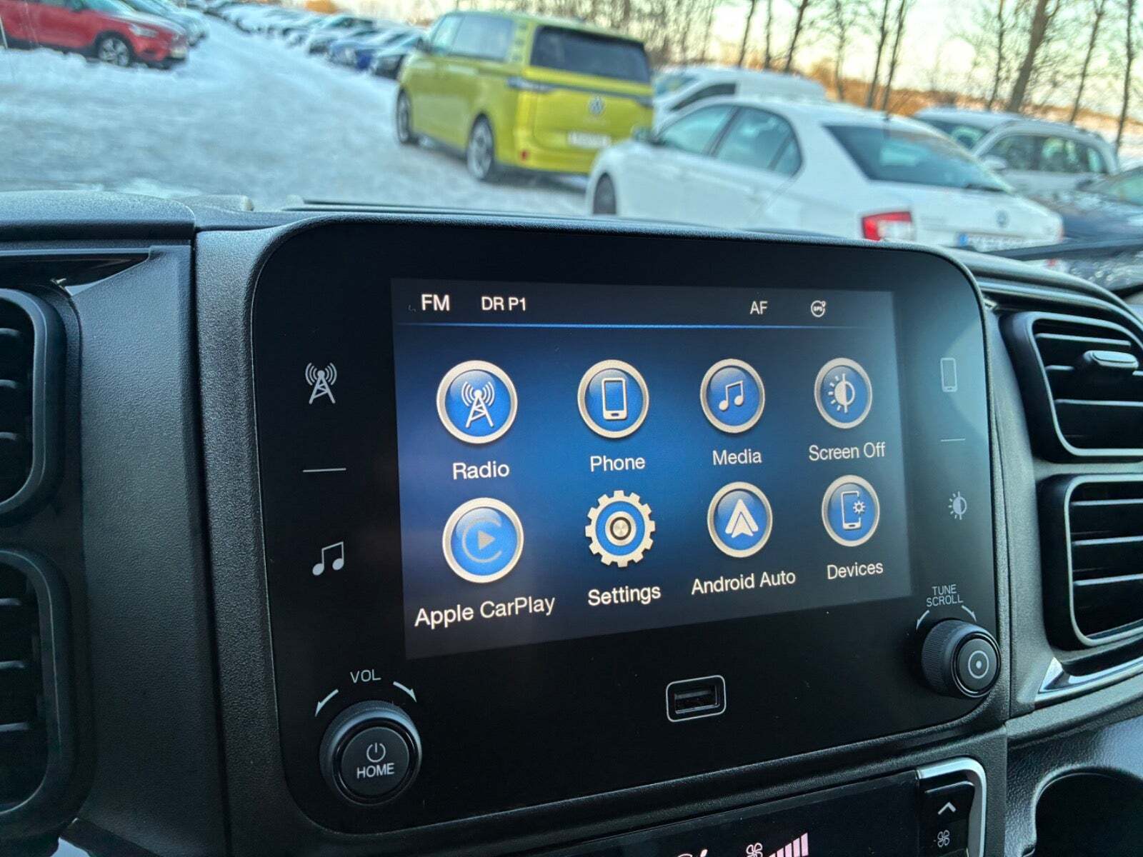 Hvid Peugeot e-Boxer 435 fra 2024