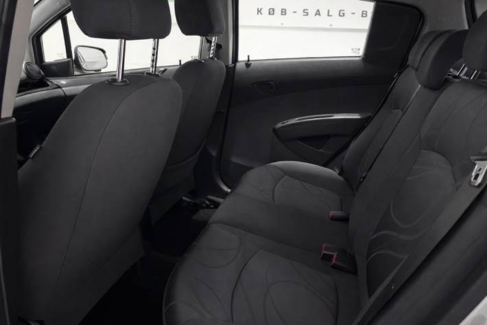 Sølv Chevrolet Spark fra 2012