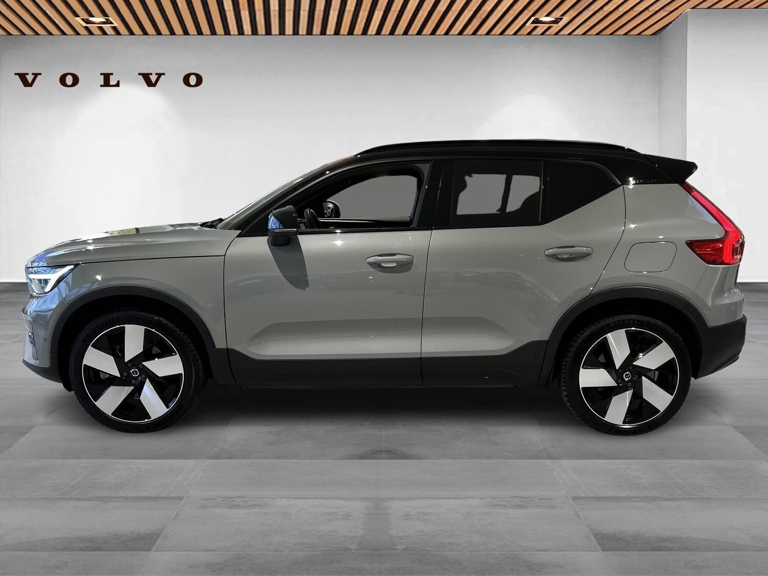 Volvo XC40 Recharge Twin Engine Ultimate AWD 408HK 5d Aut.