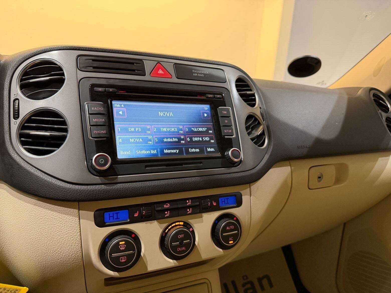 Hvid VW Tiguan fra 2008