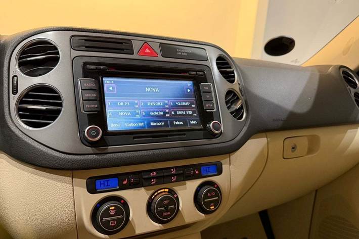 Hvid VW Tiguan fra 2008