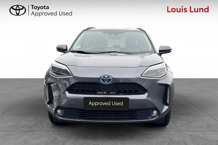 Grå Toyota Yaris Cross fra 2023