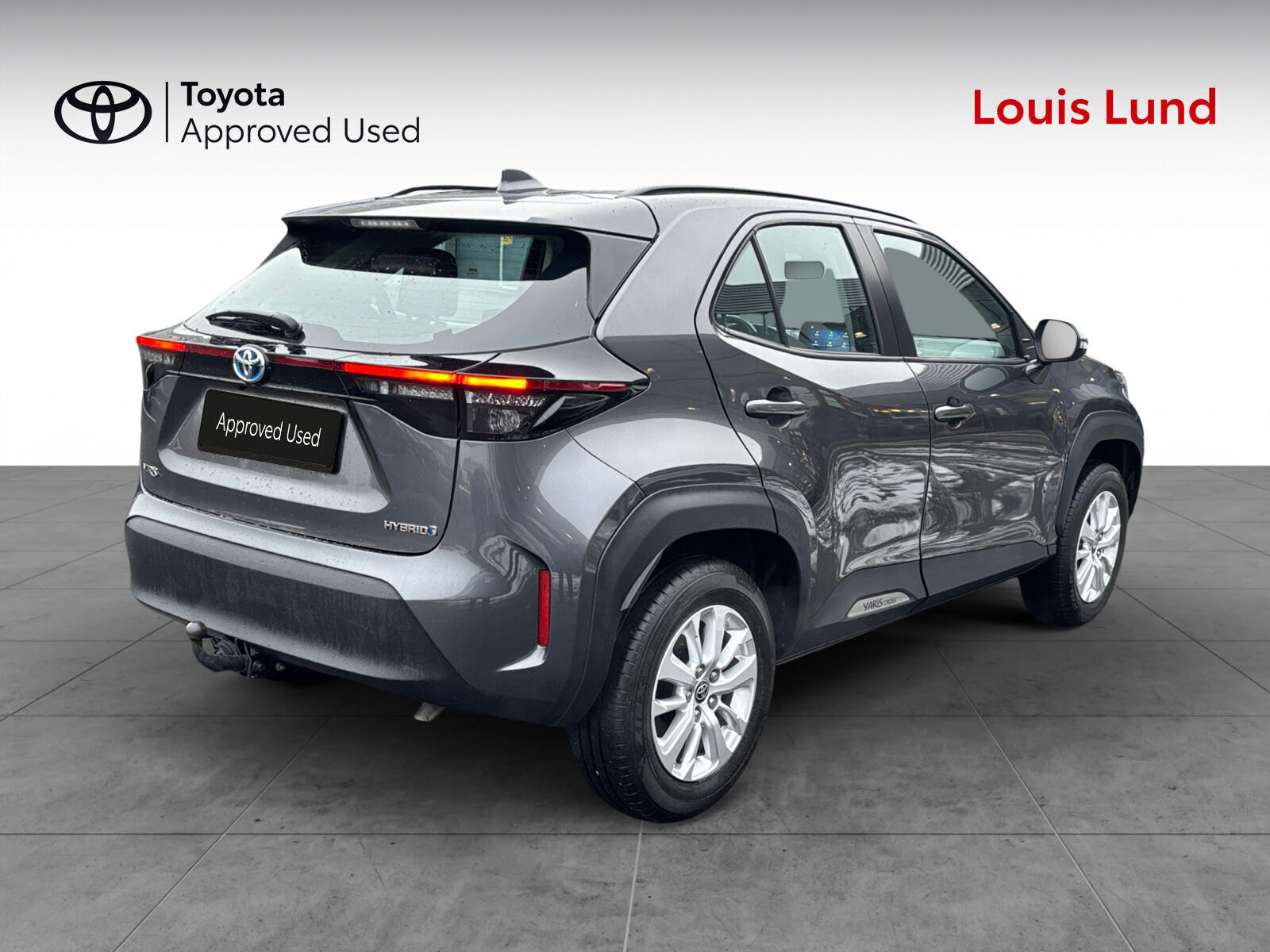 Grå Toyota Yaris Cross fra 2023