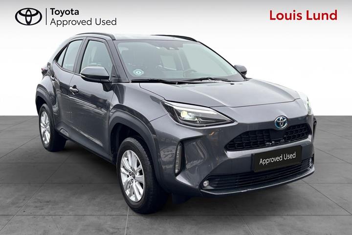 Grå Toyota Yaris Cross fra 2023