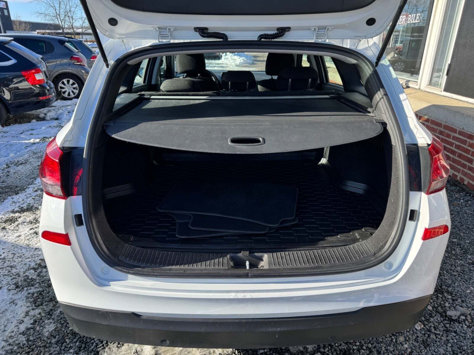 Hvid Hyundai i30 fra 2020