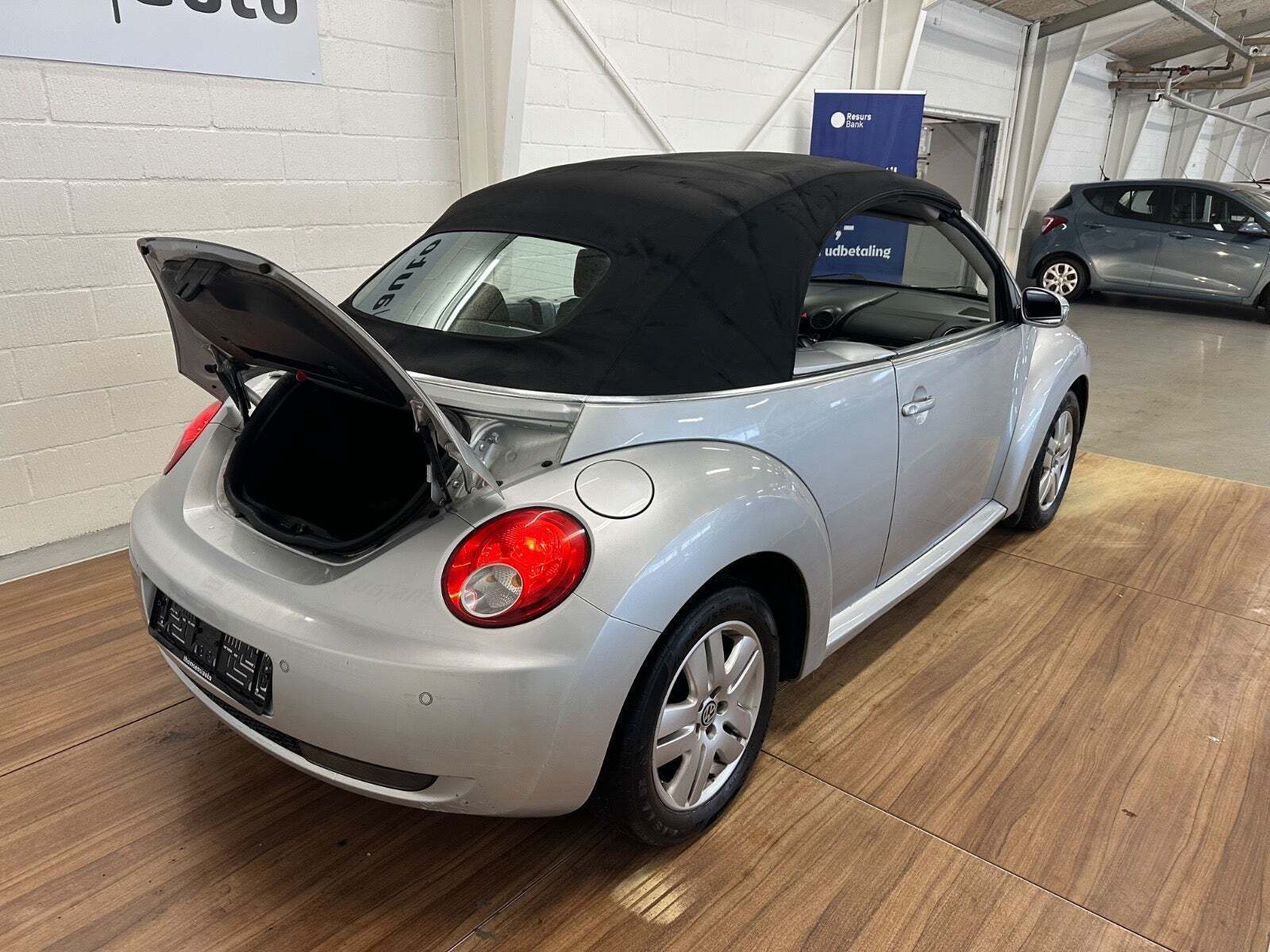 VW New Beetle 1,6 Trendline Cabriolet