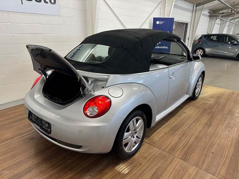 VW New Beetle 1,6 Trendline Cabriolet