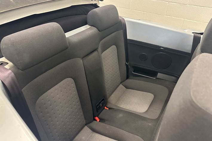 Sølv VW New Beetle fra 2007