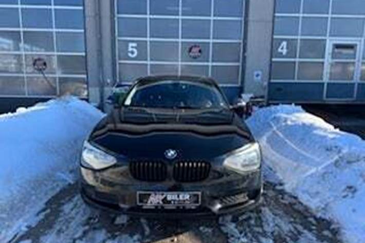 undefined BMW 114i fra 2013 set udefra