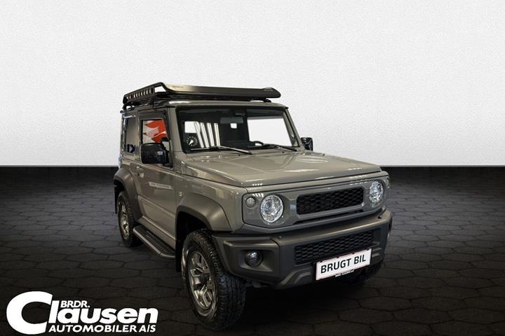 Grå Suzuki Jimny fra 2019 set udefra