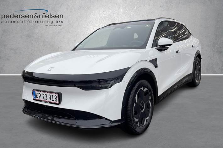 Hvid Zeekr 7X fra 2025 set udefra