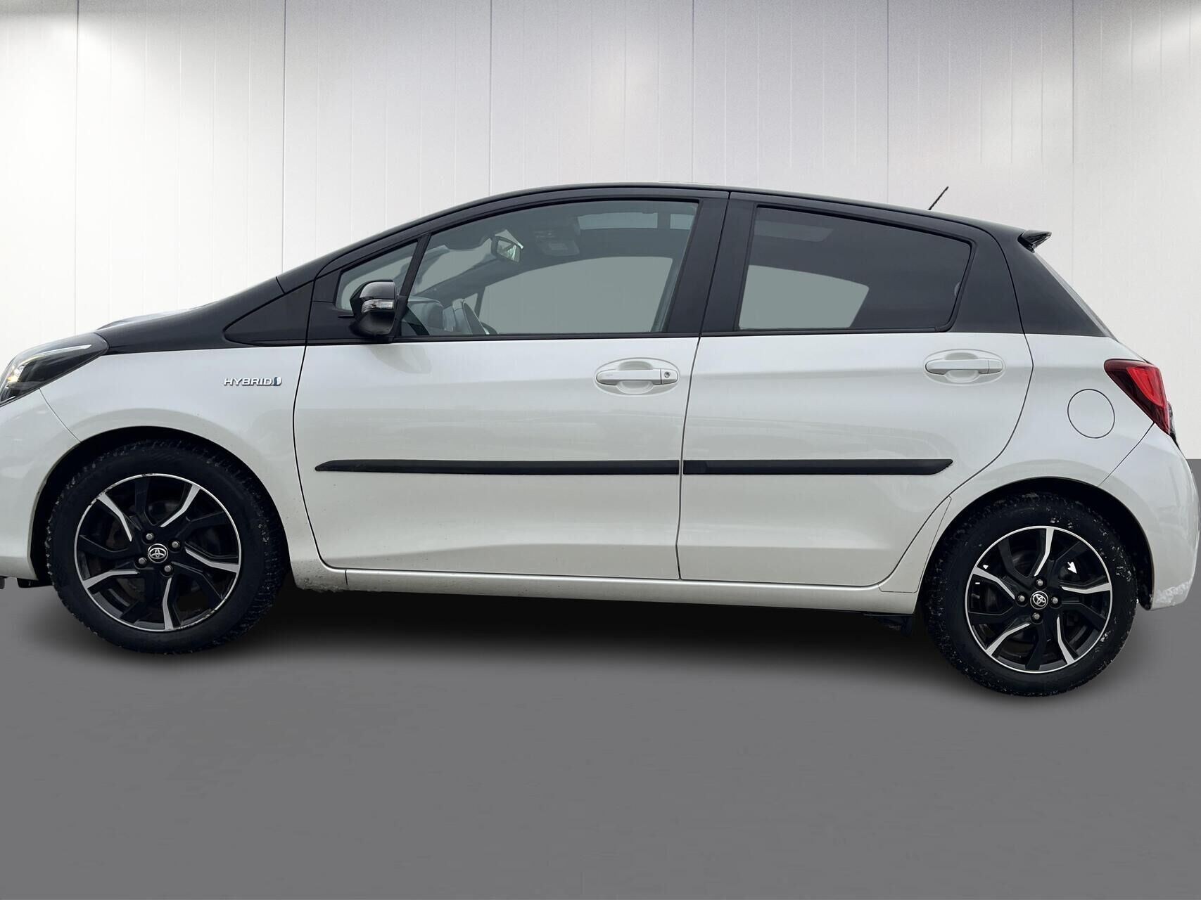 Toyota Yaris 1,5 Hybrid Pure Safety Sense E-CVT 100HK 5d Trinl. Gear