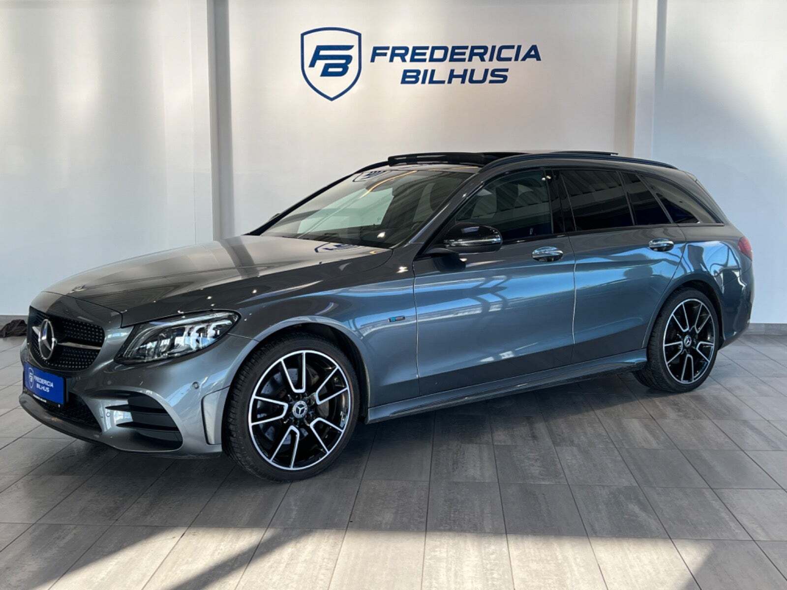 Mercedes C300 de 2,0 Business AMG Line Night Edition stc. aut.