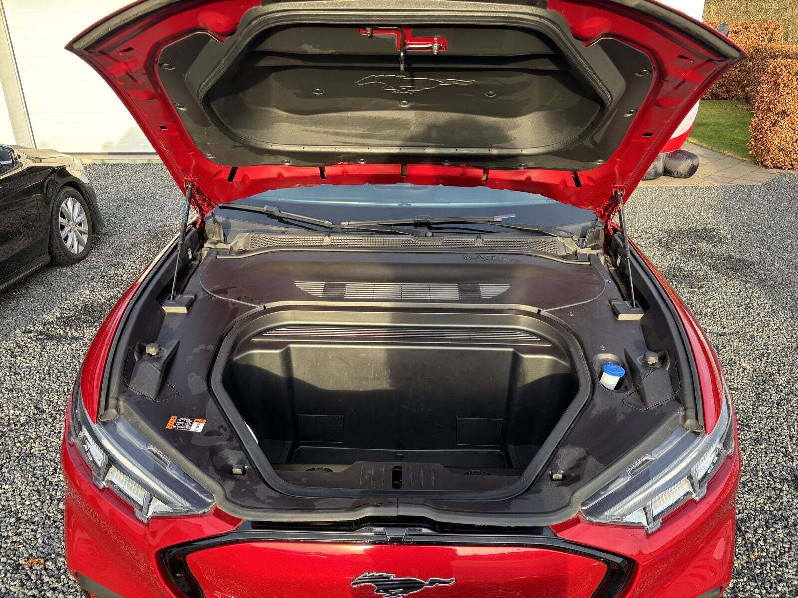 Rød Ford Mustang Mach-E fra 2023