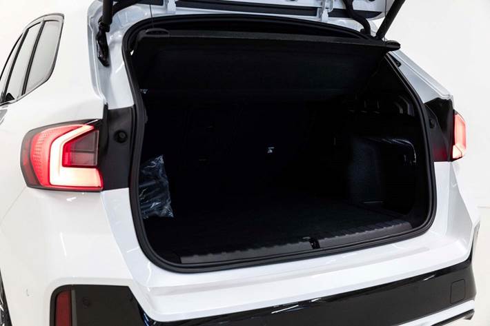 Hvid BMW iX1 fra 2024