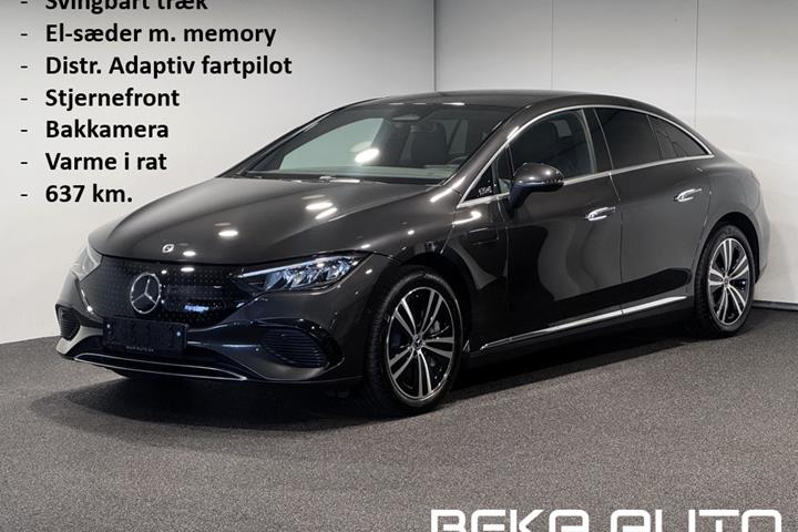 Grå Mercedes EQE300 fra 2025 set udefra