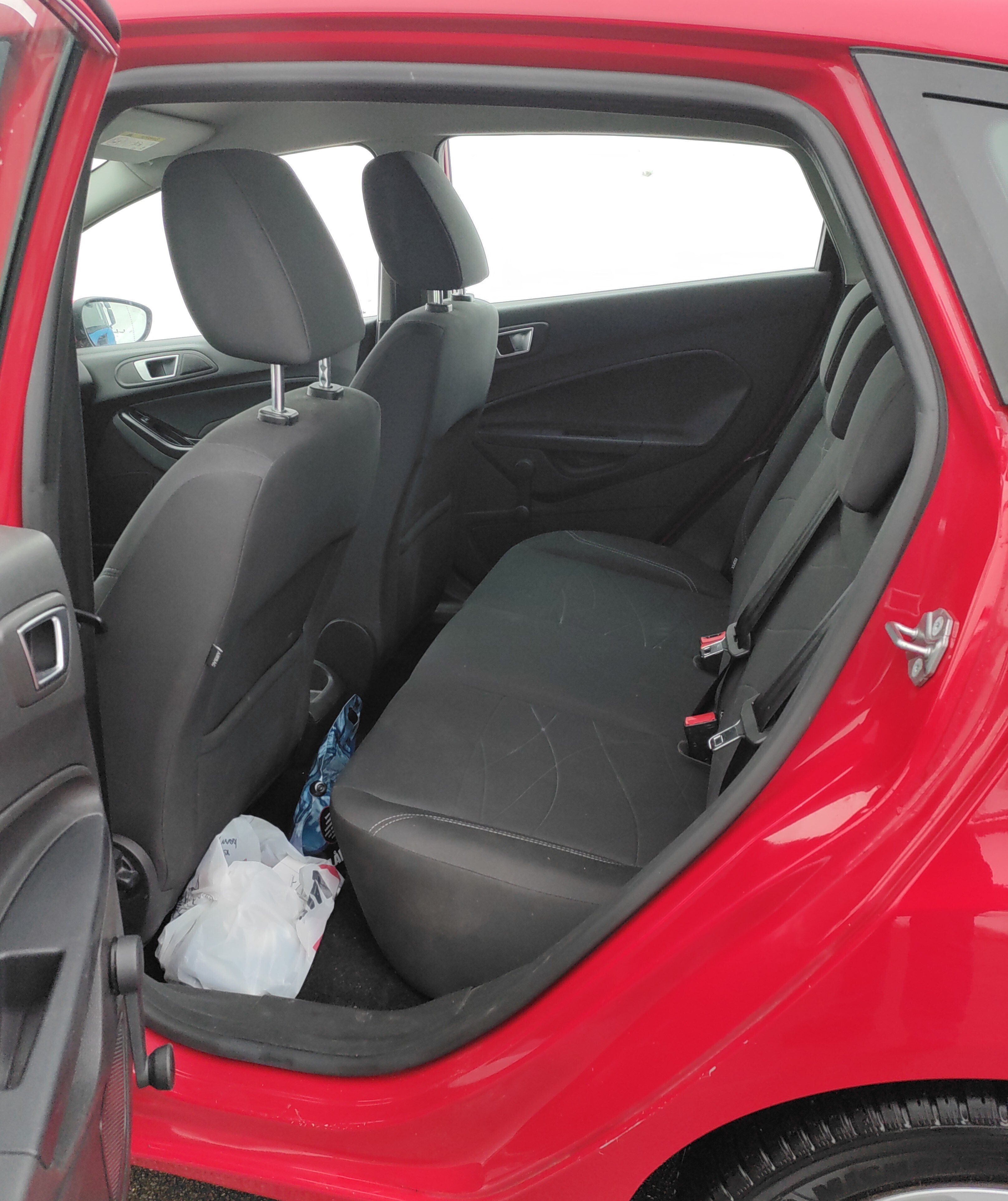 Rød Ford Fiesta fra 2016