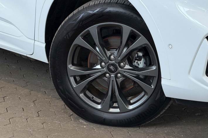 Hvid Ford Kuga fra 2022