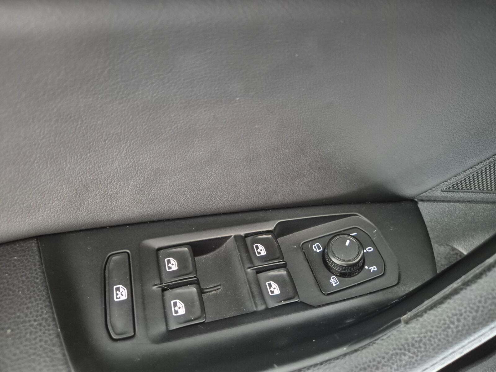 Hvid VW Passat fra 2016