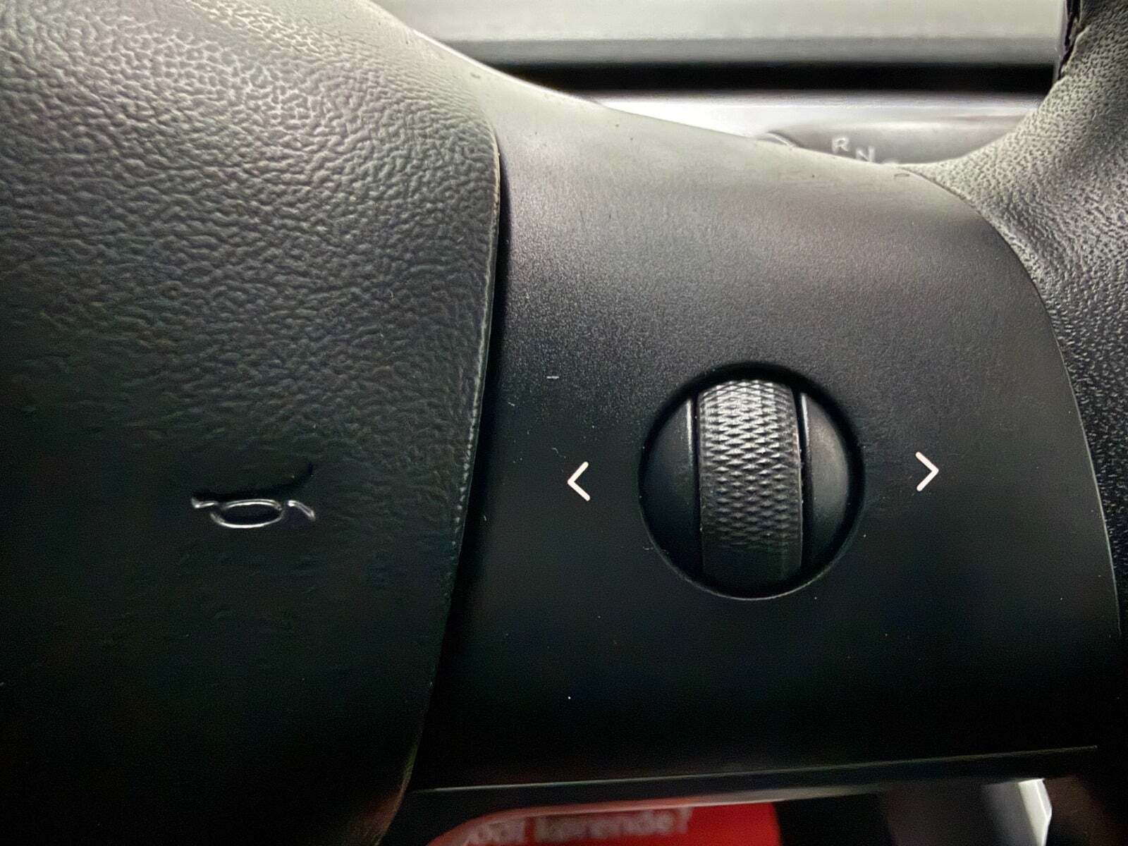 Grå Tesla Model 3 fra 2020