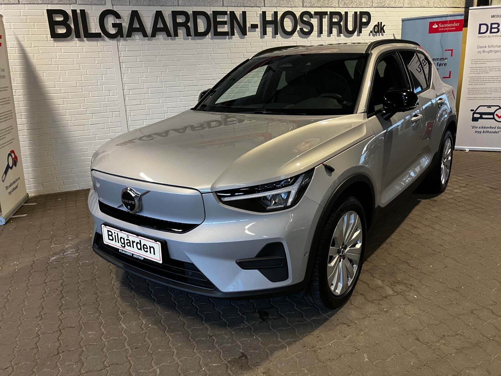 Volvo EX40 Standard Range Core