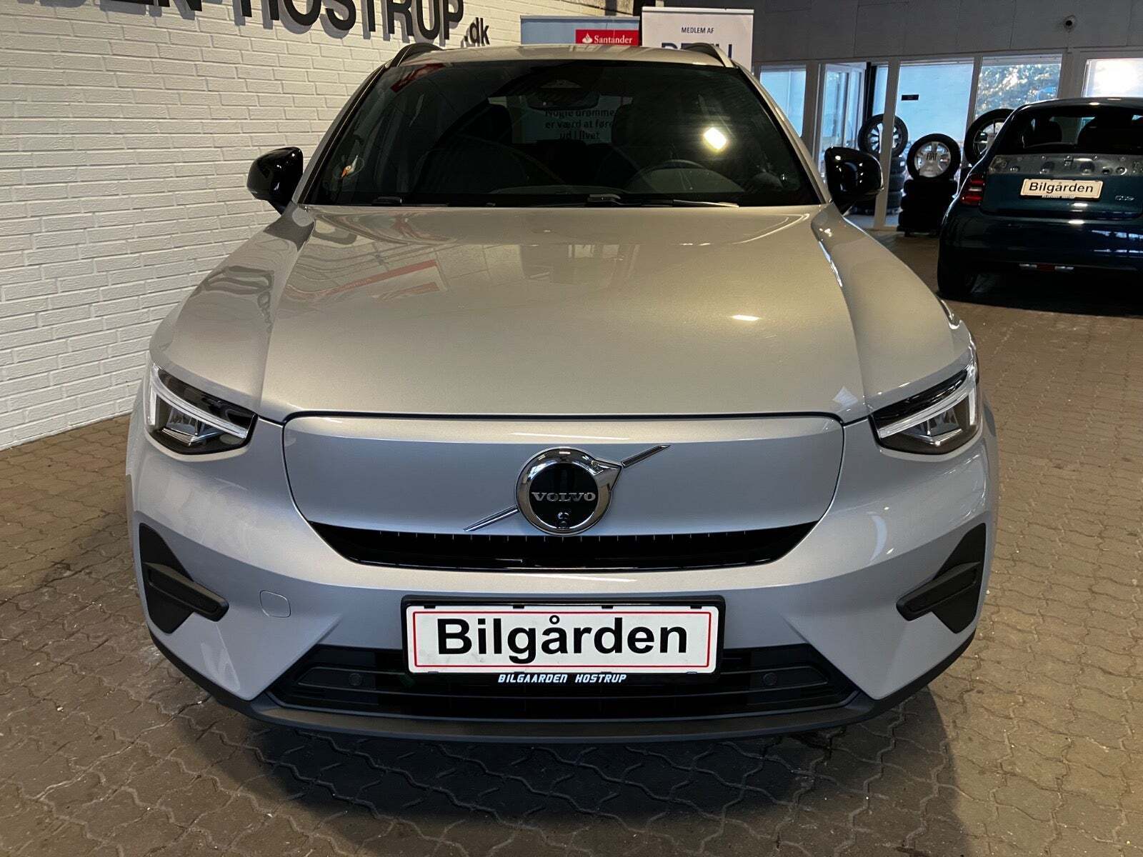 Volvo EX40 Standard Range Core