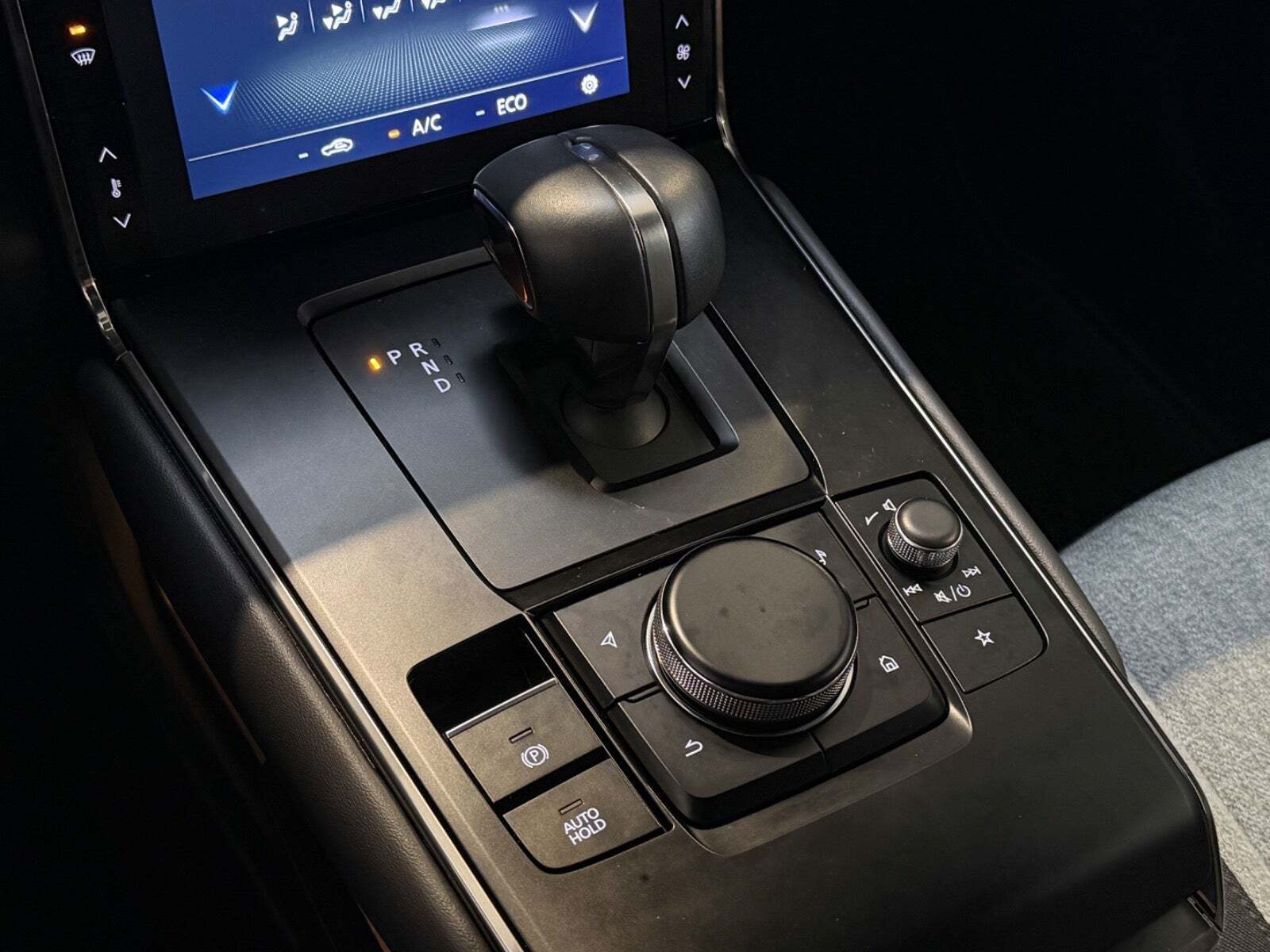 Sølv Mazda MX-30 fra 2022